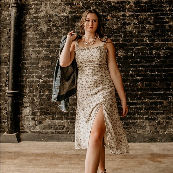 Etophe studios designer dress. It has barely been worn. - Picture 1 of 4